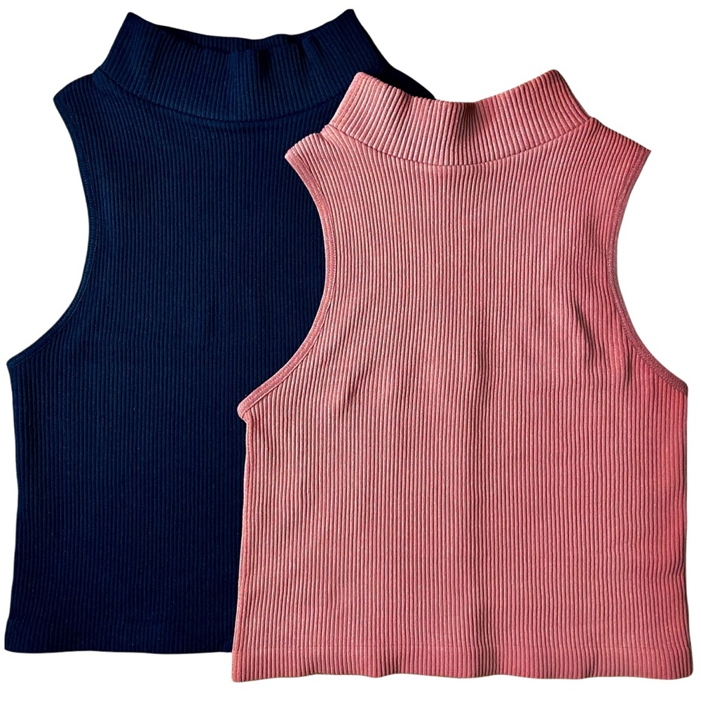 Seamless Mock Neck Crop Top. NWT.